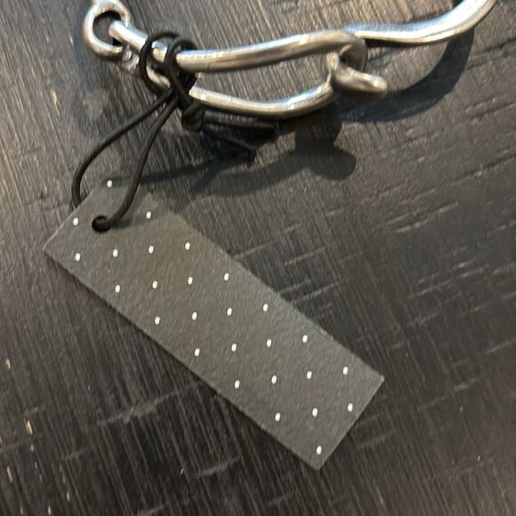 NWT UNOde50 Hooked on A Feeling Silver Plated Hook Bungee Bracelet - Picture 3 of 7